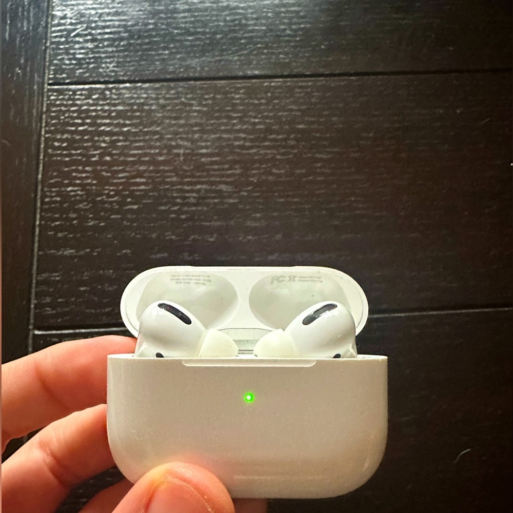 Apple AirPods Pro True Wireless Bluetooth Headphones (2nd Generation)